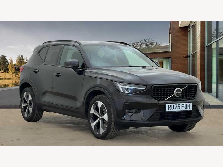 Volvo XC40 2.0 B4 MHEV Plus Dark DCT Auto Euro 6 (s/s) 5dr