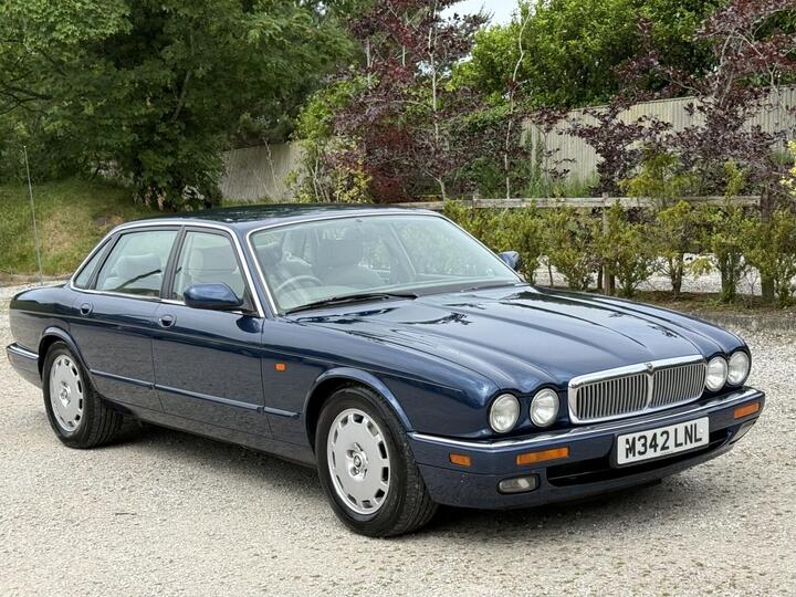 Jaguar XJ 3.2 Executive 4dr