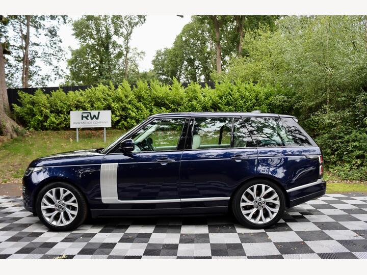 Land Rover Range Rover 2.0 P400e 12.4kWh Autobiography Auto 4WD Euro 6 (s/s) 5dr Land Rover Range Rover 2.0 P400e 12.4kWh Autobiography Auto 4WD Euro 6 (s/s) 5dr