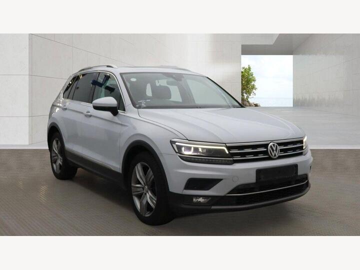 Volkswagen Tiguan 2.0 TDI SEL DSG Euro 6 (s/s) 5dr Volkswagen Tiguan 2.0 TDI SEL DSG Euro 6 (s/s) 5dr