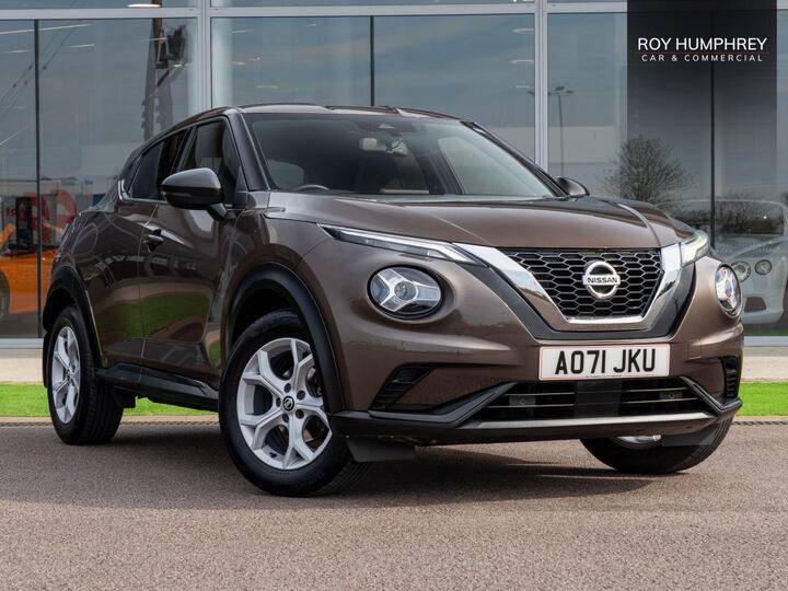 Nissan JUKE 1.0 DIG-T N-Connecta Euro 6 (s/s) 5dr
