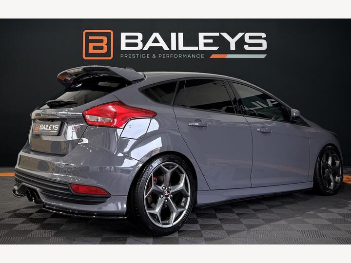 Ford Focus 2.0T EcoBoost ST-3 Euro 6 (s/s) 5dr