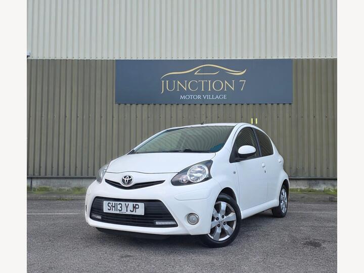 Toyota AYGO 1.0 VVT-i Fire Euro 5 5dr