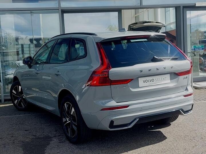 Volvo XC60 2.0 B5 MHEV Plus Pro Auto AWD Euro 6 (s/s) 5dr