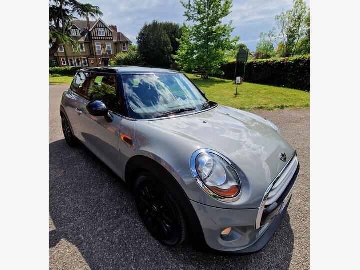 MINI Hatch 1.5 Cooper Auto Euro 6 (s/s) 3dr