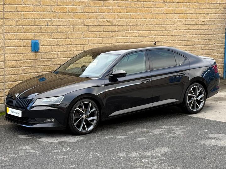 Skoda Superb 2.0 TDI SportLine Euro 6 (s/s) 5dr Skoda Superb 2.0 TDI SportLine Euro 6 (s/s) 5dr