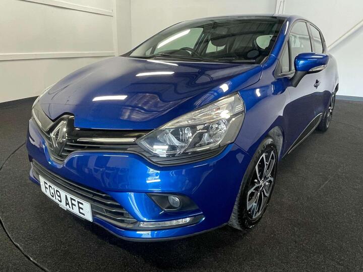 Renault CLIO 0.9 TCe Play Euro 6 (s/s) 5dr Renault CLIO 0.9 TCe Play Euro 6 (s/s) 5dr