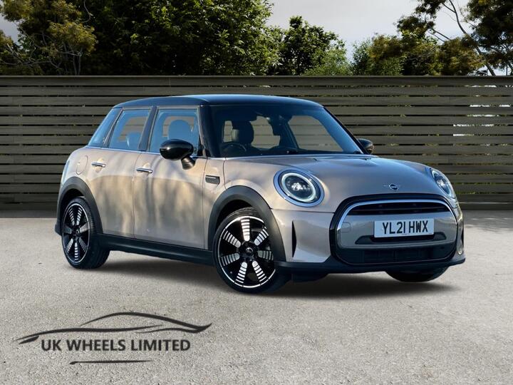 MINI Hatch 1.5 Cooper Exclusive Steptronic Euro 6 (s/s) 5dr
