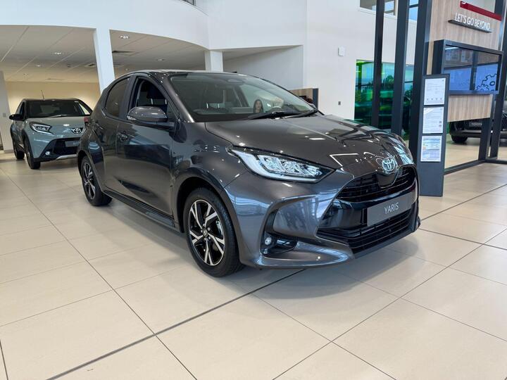 Toyota Yaris 1.5 VVT-h Design E-CVT Euro 6 (s/s) 5dr