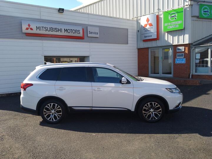 Mitsubishi Outlander 2.2 DI-D 4 4WD Euro 6 (s/s) 5dr