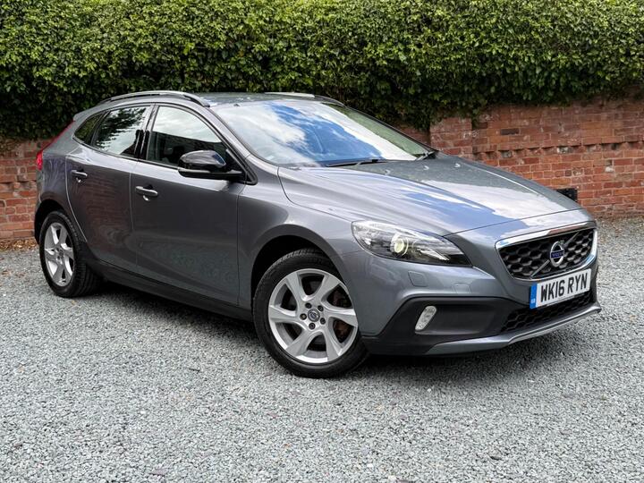 Volvo V40 Cross Country 2.0 D2 Lux Euro 6 (s/s) 5dr Volvo V40 Cross Country 2.0 D2 Lux Euro 6 (s/s) 5dr