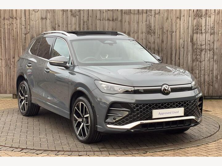 Volkswagen Tiguan 1.5 TSI EHybrid 19.7kWh R-Line DSG Euro 6 (s/s) 5dr