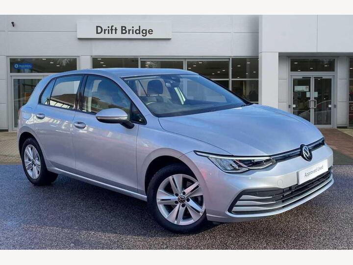 Volkswagen Golf 2.0 TDI Life DSG Euro 6 (s/s) 5dr Volkswagen Golf 2.0 TDI Life DSG Euro 6 (s/s) 5dr