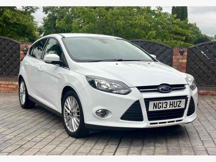 Ford Focus 1.0T EcoBoost Zetec Euro 5 (s/s) 5dr