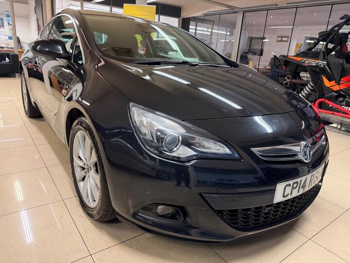 Vauxhall Astra GTC 2.0 CDTi SRi Euro 5 (s/s) 3dr Vauxhall Astra GTC 2.0 CDTi SRi Euro 5 (s/s) 3dr