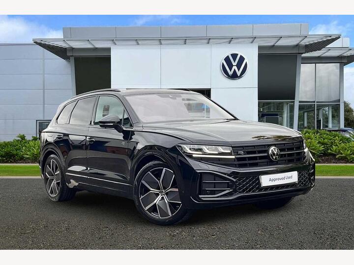 Volkswagen Touareg 3.0 TDI V6 Black Edition Tiptronic 4Motion Euro 6 (s/s) 5dr Volkswagen Touareg 3.0 TDI V6 Black Edition Tiptronic 4Motion Euro 6 (s/s) 5dr
