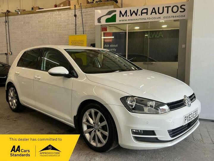 Volkswagen Golf 2.0 TDI BlueMotion Tech GT Euro 5 (s/s) 5dr Volkswagen Golf 2.0 TDI BlueMotion Tech GT Euro 5 (s/s) 5dr