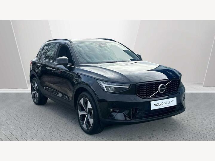 Volvo XC40 2.0 B3 MHEV Plus DCT Auto Euro 6 (s/s) 5dr