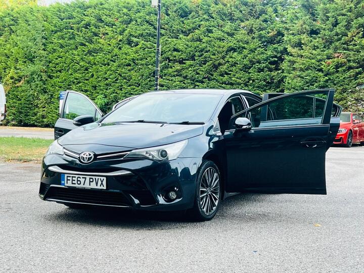 Toyota Avensis 2.0 D-4D Design Euro 6 (s/s) 4dr