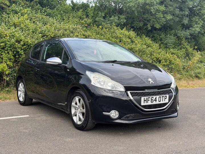 Peugeot 208 1.2 VTi Style Euro 5 3dr Peugeot 208 1.2 VTi Style Euro 5 3dr