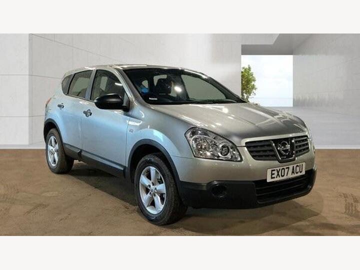 Nissan Qashqai 2.0 Visia CVT 2WD 5dr