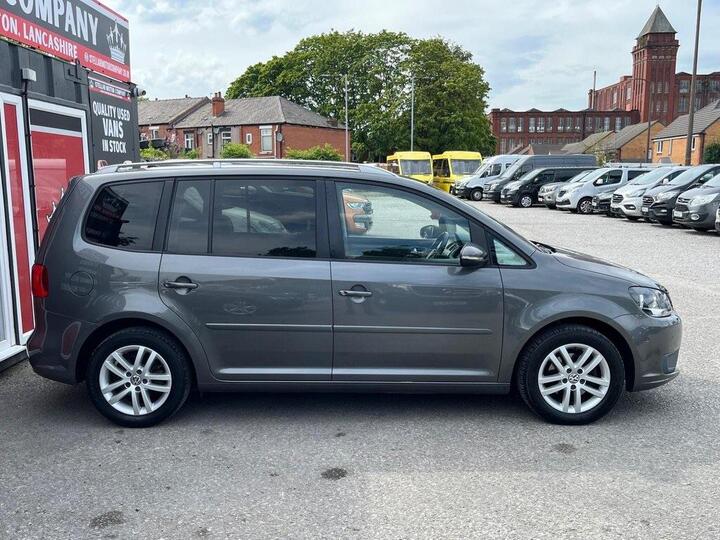 Volkswagen Touran 1.6 TDI BlueMotion Tech SE Euro 5 (s/s) 5dr