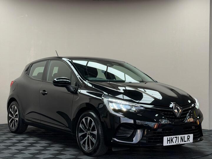 Renault Clio 1.0 TCe Iconic Euro 6 (s/s) 5dr Renault Clio 1.0 TCe Iconic Euro 6 (s/s) 5dr