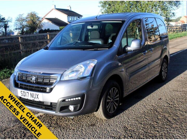 Peugeot PARTNER TEPEE 1.6 VTi Active Euro 6 5dr Peugeot PARTNER TEPEE 1.6 VTi Active Euro 6 5dr