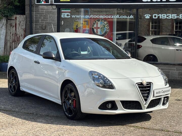 Alfa Romeo Giulietta 1.4 TB MultiAir Sprint Speciale Euro 6 (s/s) 5dr Alfa Romeo Giulietta 1.4 TB MultiAir Sprint Speciale Euro 6 (s/s) 5dr