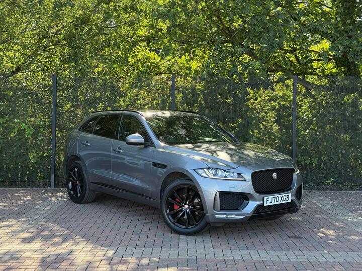 Jaguar F-PACE 2.0 D180 Chequered Flag Auto AWD Euro 6 (s/s) 5dr Jaguar F-PACE 2.0 D180 Chequered Flag Auto AWD Euro 6 (s/s) 5dr