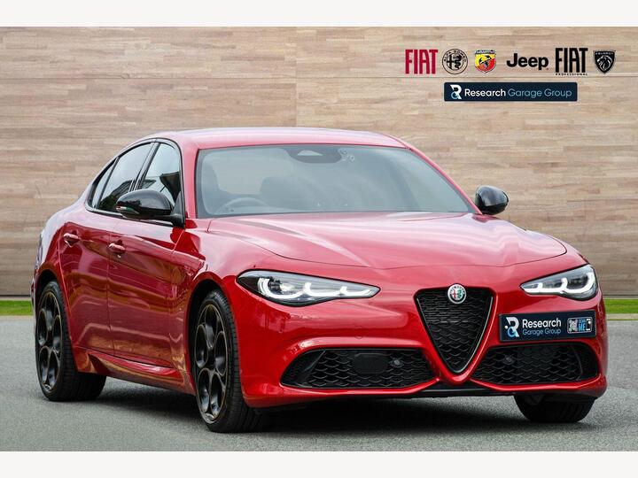 Alfa Romeo Giulia 2.0T Intensa Auto Euro 6 (s/s) 4dr Alfa Romeo Giulia 2.0T Intensa Auto Euro 6 (s/s) 4dr