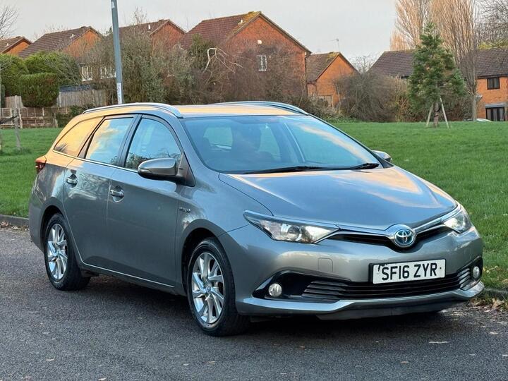 Toyota Auris 1.8 VVT-h Business Edition Touring Sports CVT Euro 6 (s/s) 5dr Toyota Auris 1.8 VVT-h Business Edition Touring Sports CVT Euro 6 (s/s) 5dr