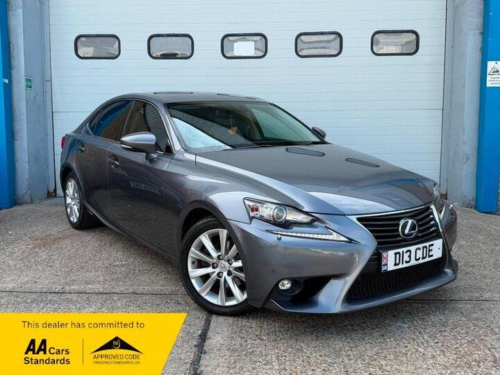 Lexus IS 2.5 300h Executive Edition E-CVT Euro 5 (s/s) 4dr