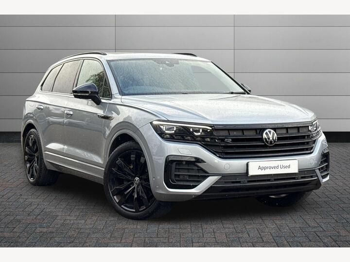 Volkswagen Touareg 3.0 TDI V6 Black Edition Tiptronic 4Motion Euro 6 (s/s) 5dr Volkswagen Touareg 3.0 TDI V6 Black Edition Tiptronic 4Motion Euro 6 (s/s) 5dr