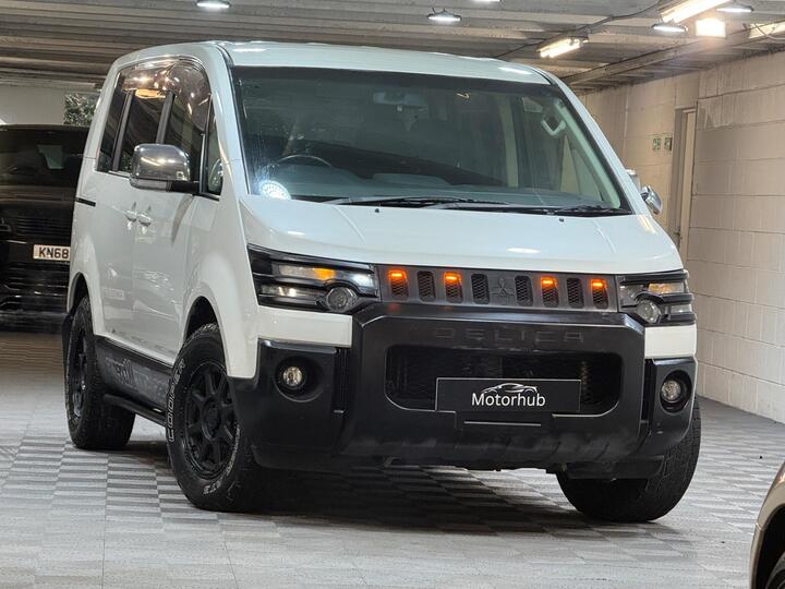Mitsubishi Delica D5 2.0 G POWER PACKAGE 8 Seat ULEZ Mitsubishi Delica D5 2.0 G POWER PACKAGE 8 Seat ULEZ