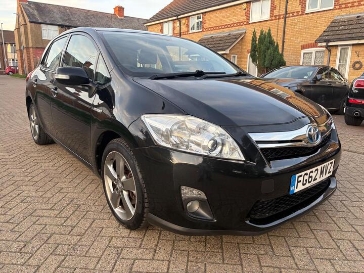 Toyota Auris 1.8 VVT-h T Spirit CVT Euro 5 (s/s) 5dr Toyota Auris 1.8 VVT-h T Spirit CVT Euro 5 (s/s) 5dr