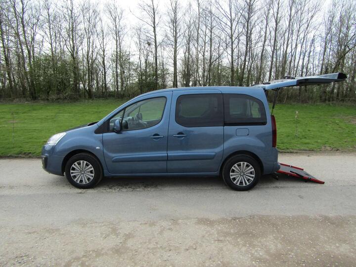 Peugeot Partner Tepee Horizon 1.6 Hdi *5 SEAT OPTION* Wheelchair Accessible Vehicle WAV Peugeot Partner Tepee Horizon 1.6 Hdi *5 SEAT OPTION* Wheelchair Accessible Vehicle WAV