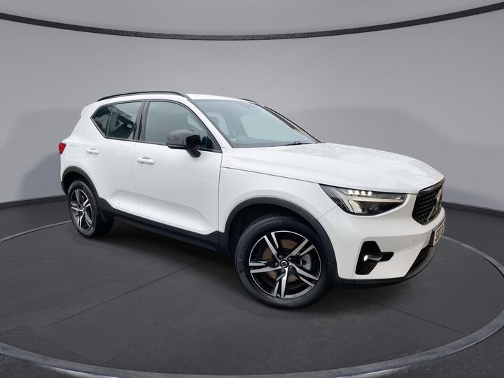 Volvo XC40 2.0 B3 MHEV Plus DCT Auto Euro 6 (s/s) 5dr