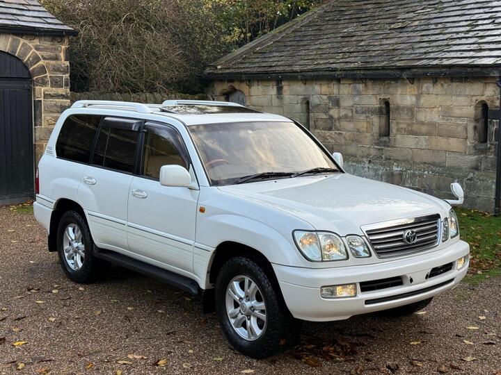 Toyota Land Cruiser Amazon 4.7 V8 CYGNUS Petrol Auto 5dr 8 Seater Toyota Land Cruiser Amazon 4.7 V8 CYGNUS Petrol Auto 5dr 8 Seater