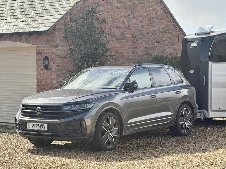 Volkswagen Touareg 3.0 TDI V6 Black Edition Tiptronic 4Motion Euro 6 (s/s) 5dr Volkswagen Touareg 3.0 TDI V6 Black Edition Tiptronic 4Motion Euro 6 (s/s) 5dr