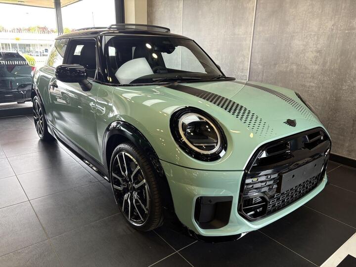 MINI Cooper 1.5C Sport Steptronic Euro 6 (s/s) 3dr