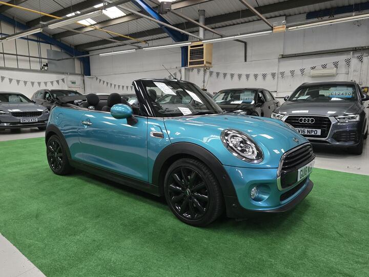 MINI Convertible 1.5 Cooper Steptronic Euro 6 (s/s) 2dr MINI Convertible 1.5 Cooper Steptronic Euro 6 (s/s) 2dr