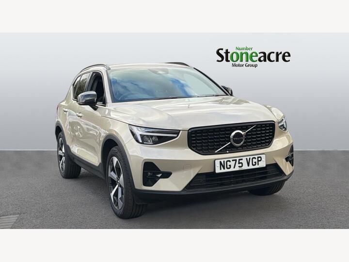 Volvo XC40 2.0 B3 MHEV Plus Dark DCT Auto Euro 6 (s/s) 5dr