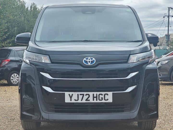 Toyota Noah 7 Seater 1.8 Hybrid