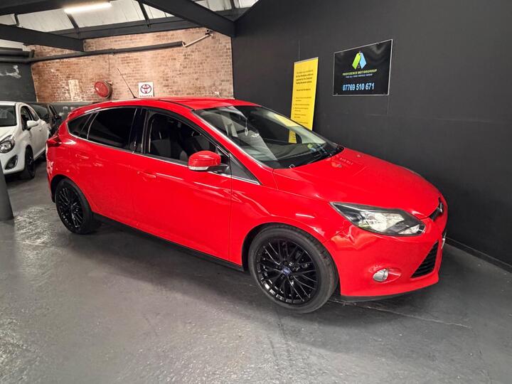 Ford Focus 1.0T EcoBoost Zetec Euro 5 (s/s) 5dr