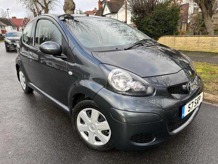 Toyota AYGO 1.0 VVT-i + MultiMode Euro 5 3dr Toyota AYGO 1.0 VVT-i + MultiMode Euro 5 3dr