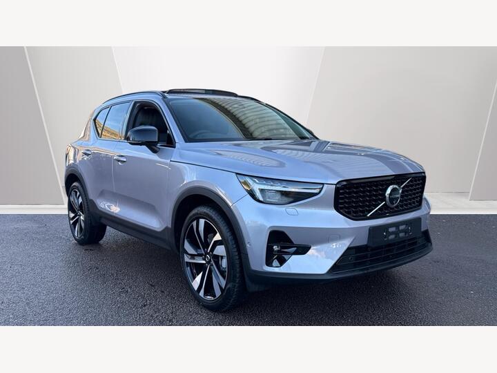 Volvo XC40 2.0 B3 MHEV Ultra Dark DCT Auto Euro 6 (s/s) 5dr