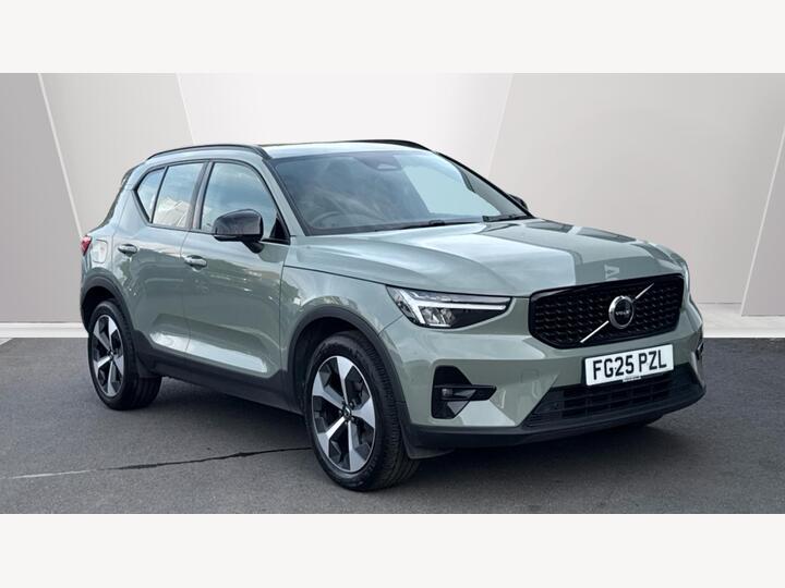 Volvo XC40 2.0 B4 MHEV Plus Dark DCT Auto Euro 6 (s/s) 5dr