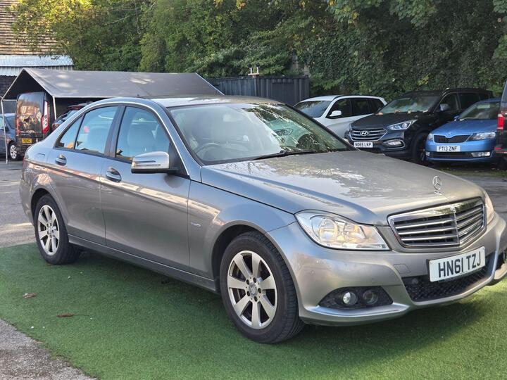 Mercedes-Benz C Class 1.8 C180 BlueEfficiency SE Edition 125 G-Tronic+ Euro 5 (s/s) 4dr