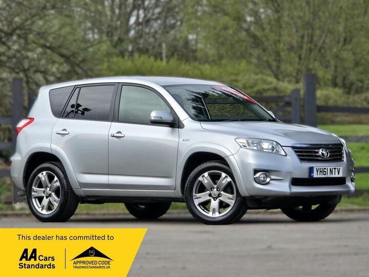 Toyota RAV4 2.2 D-CAT SR Auto 4WD Euro 5 5dr